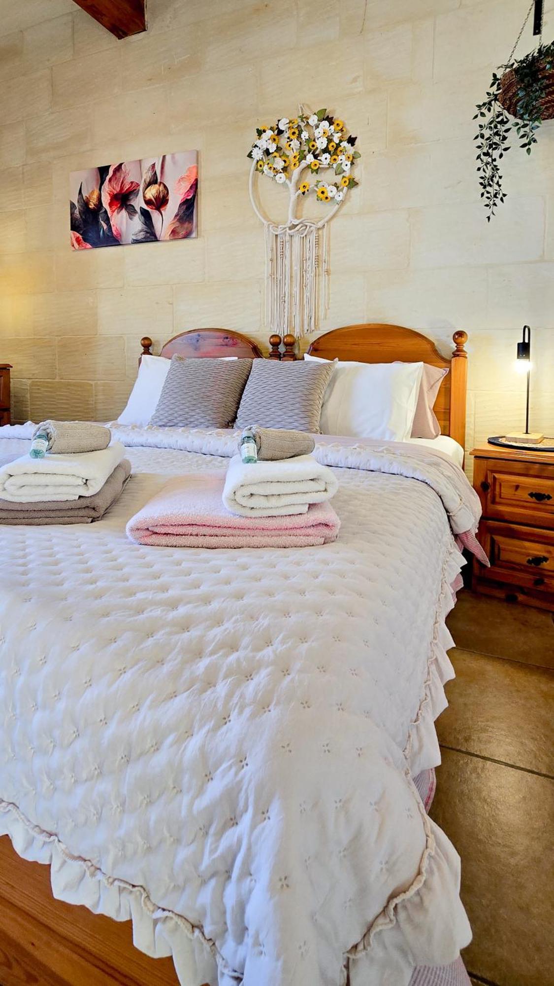 Moonshine Villa Nadur Ngoại thất bức ảnh